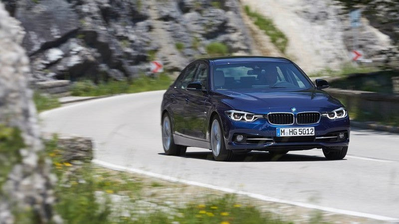BMW 3 Series - 320i Luxury Line